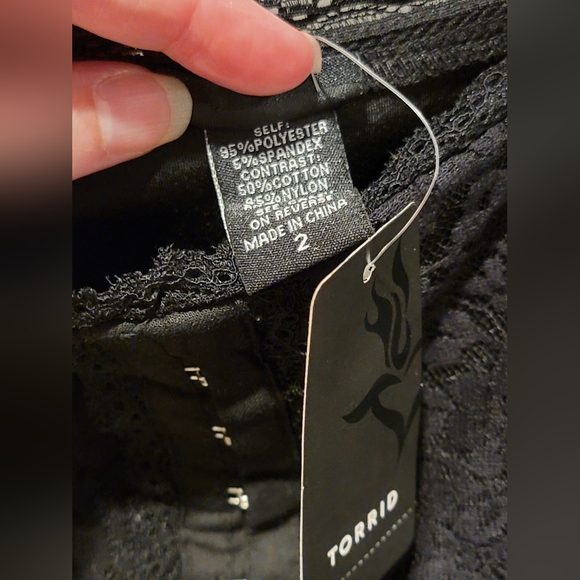 TORRID Hook & Eye Lace Accent Faux Corset Short Sleeve Top Size 2 - Picture 5 of 14